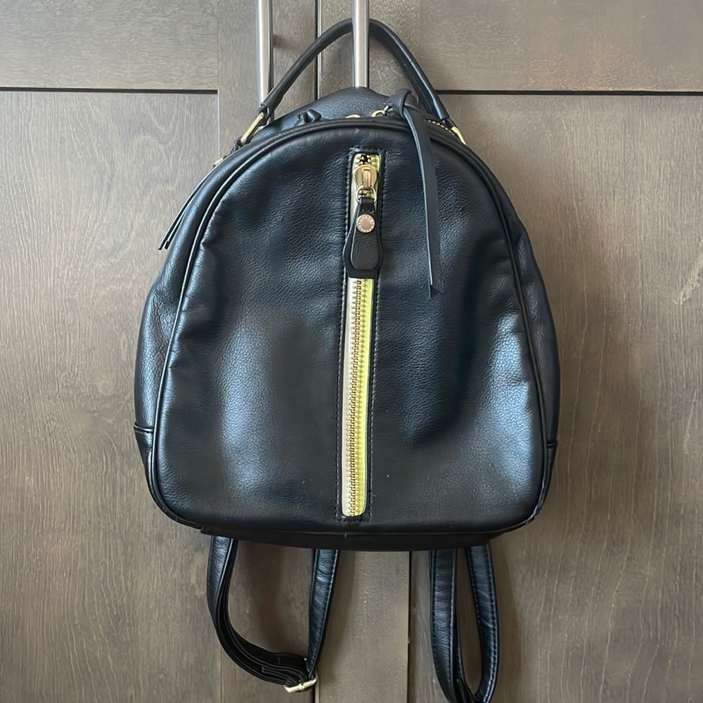 💚🖤Steve Madden backpack 🎒